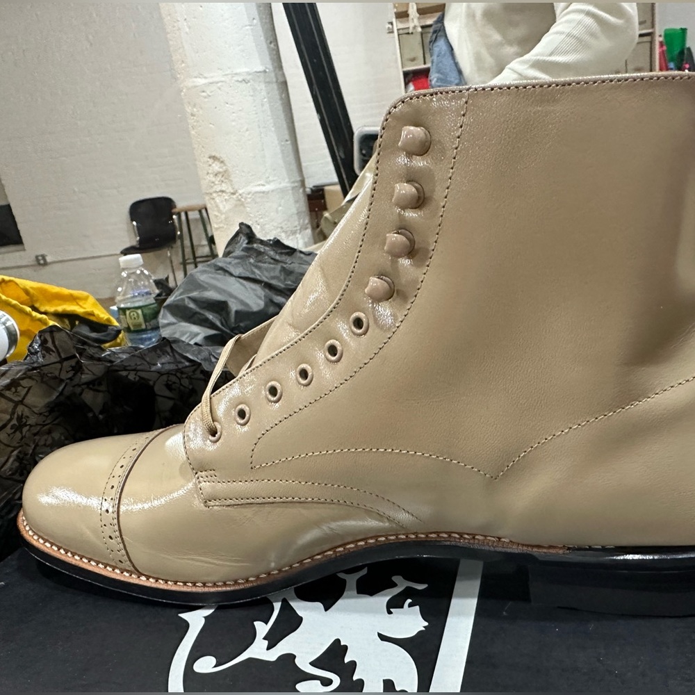 Boot - Picture 2 of 4